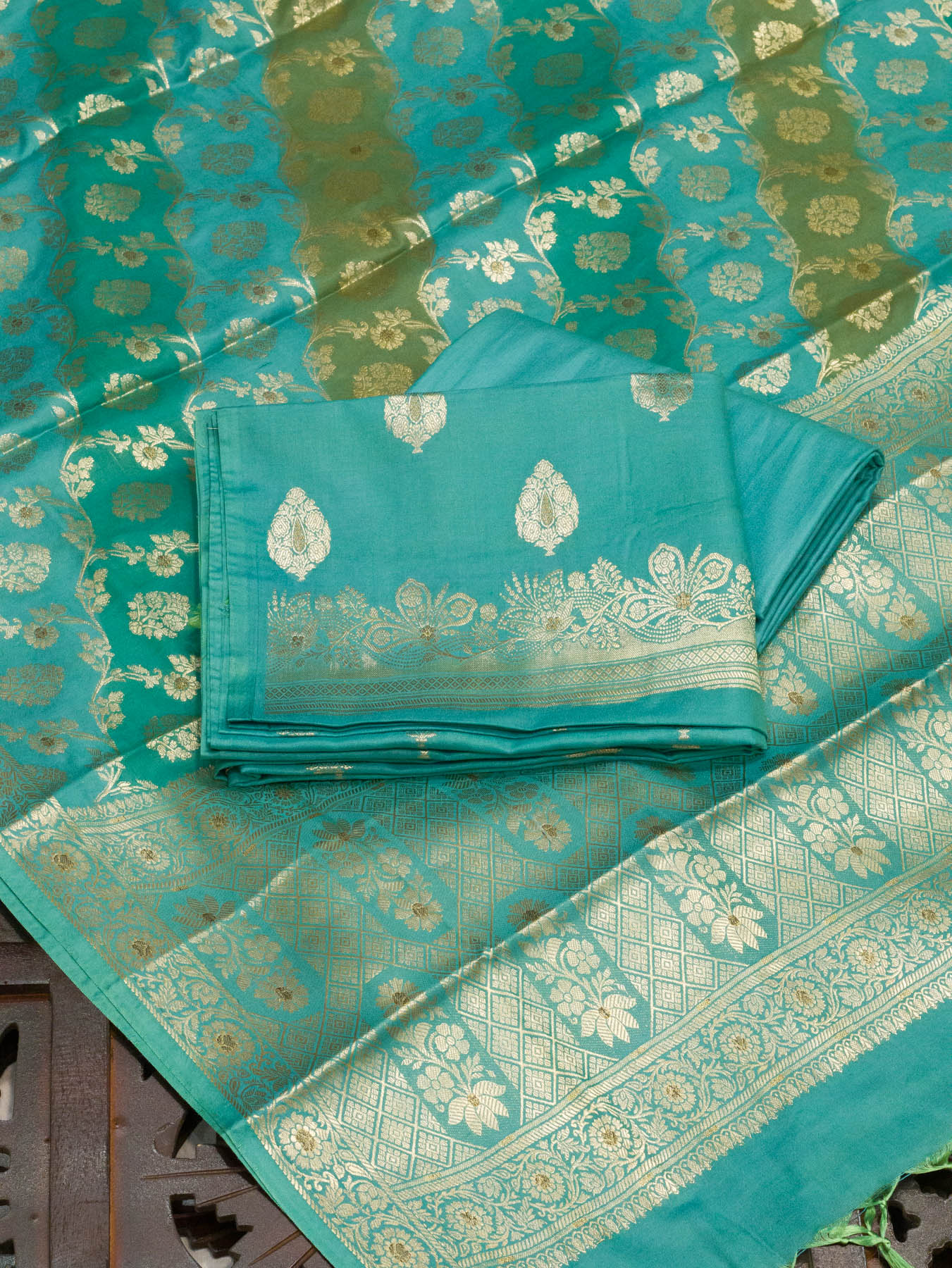 Firozi Green Mulberry Viscose Hand Rangkaat Suit 3 Pcs Set