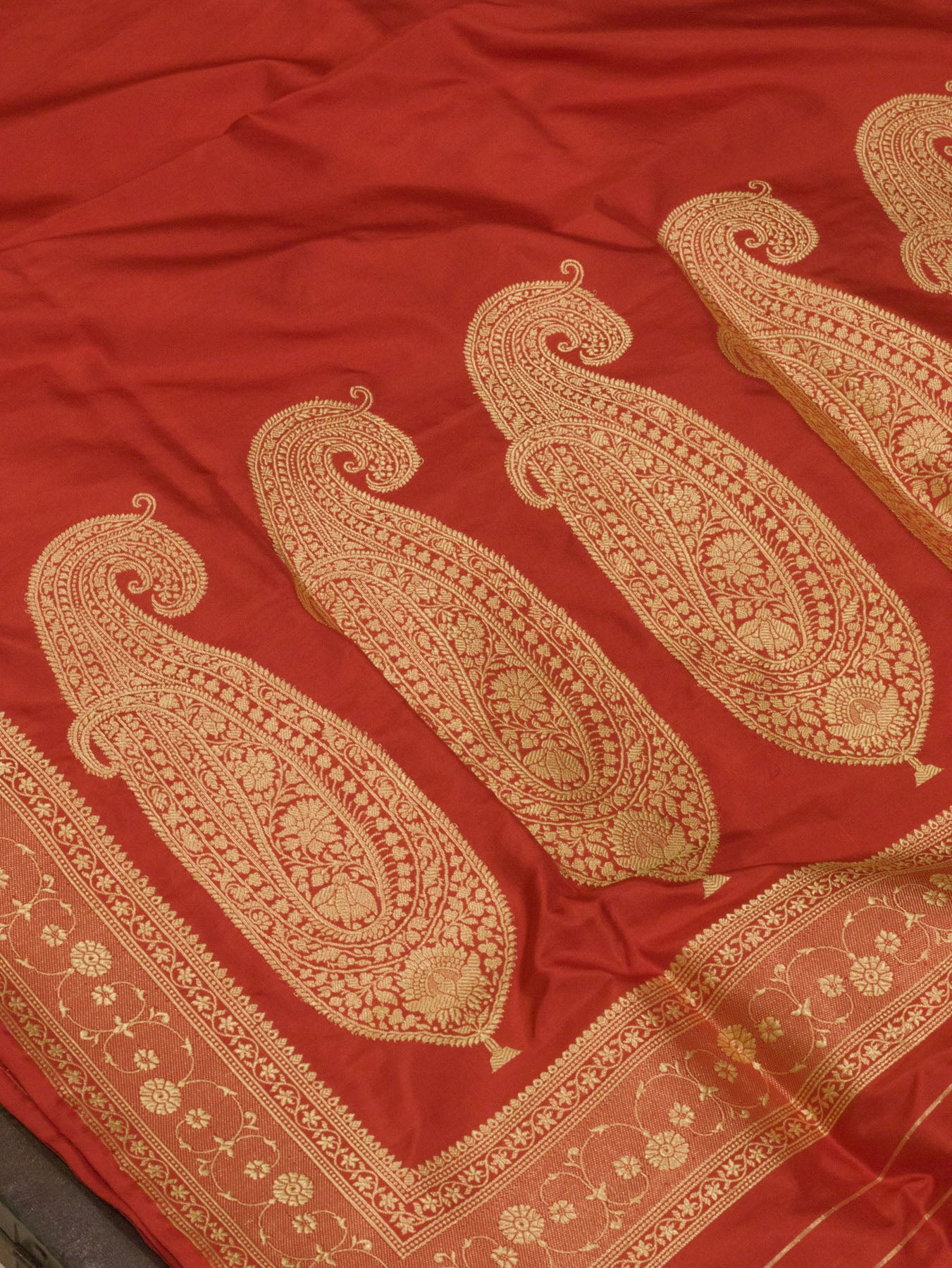 Bright Red Pure Katan Silk Handloom Plain Saree with Kadhwa Gold Zari Buta Pallu