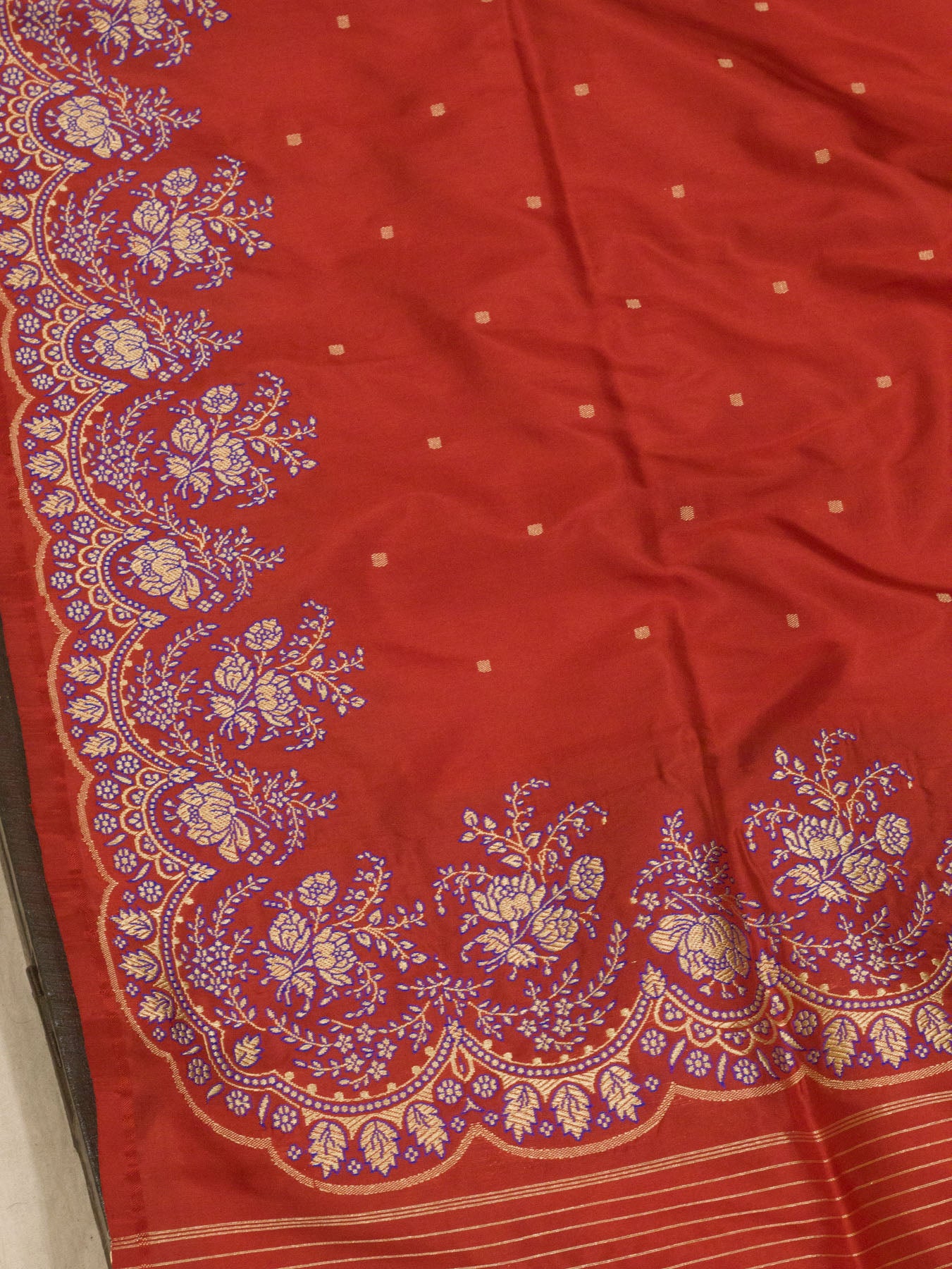 Pure Katan Silk Red Banarasi Saree with Scallop Meenakari Border and Pallu and Fine Gold Zari Khaddi Butis - ZARISPIRE