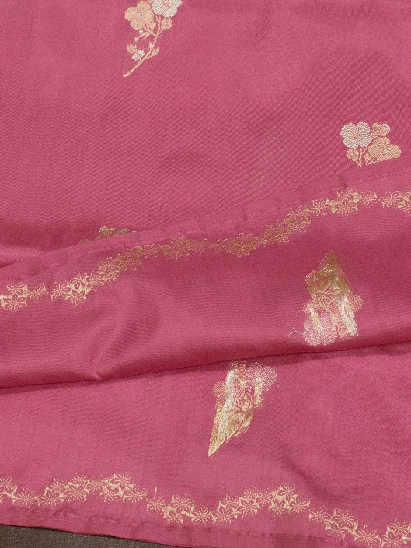 Pure Katan Silk Rose Pink Banarasi Handloom Kadhwa Saree with Narrow Scallop Border & Gold Silver Floral Buti - ZARISPIRE
