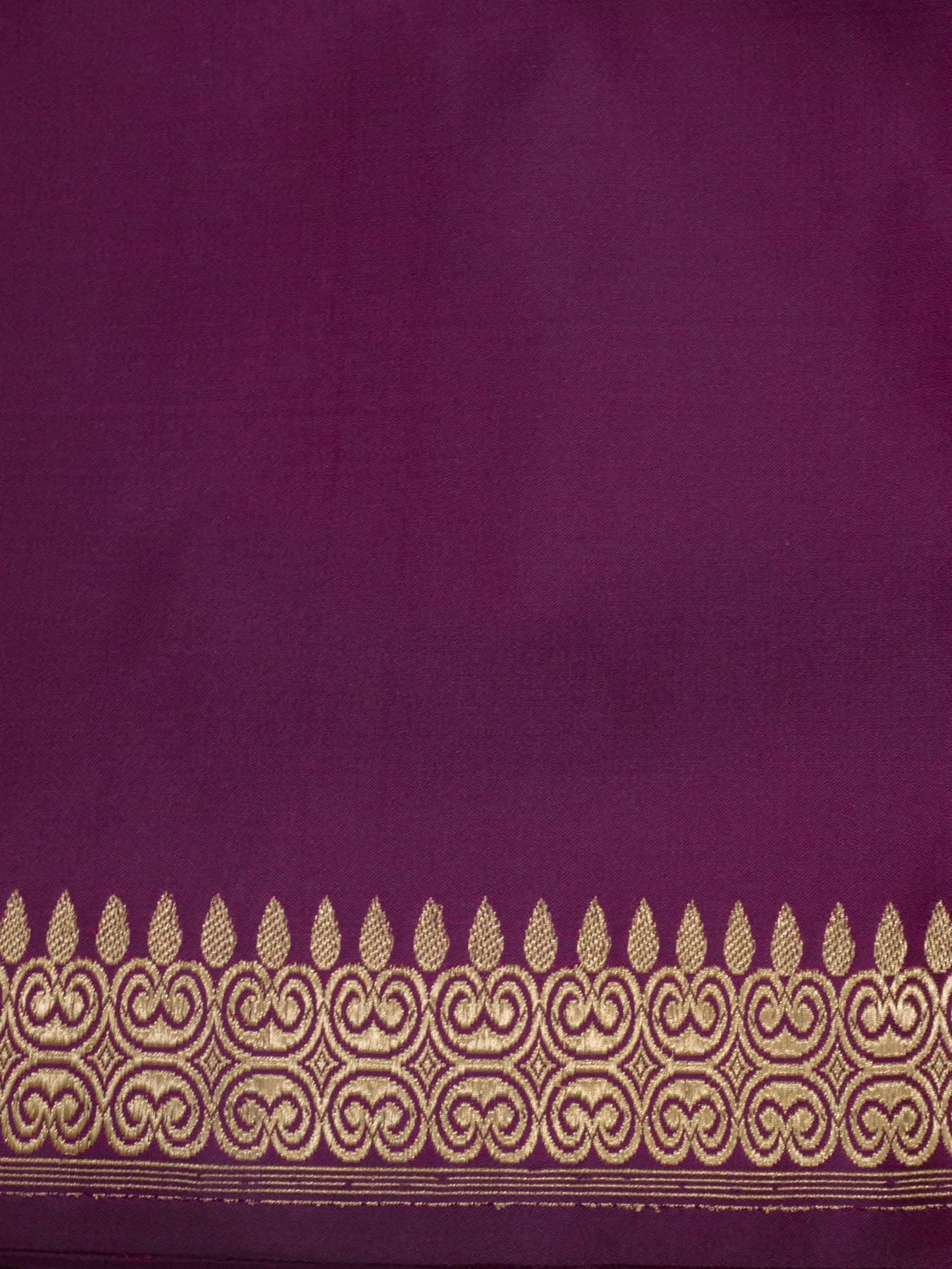Pure Satin Silk Magenta Banarasi Handloom Plain Saree with Kadhwa Gold Zari Geometric Pallu & Vasket Brocade - ZARISPIRE