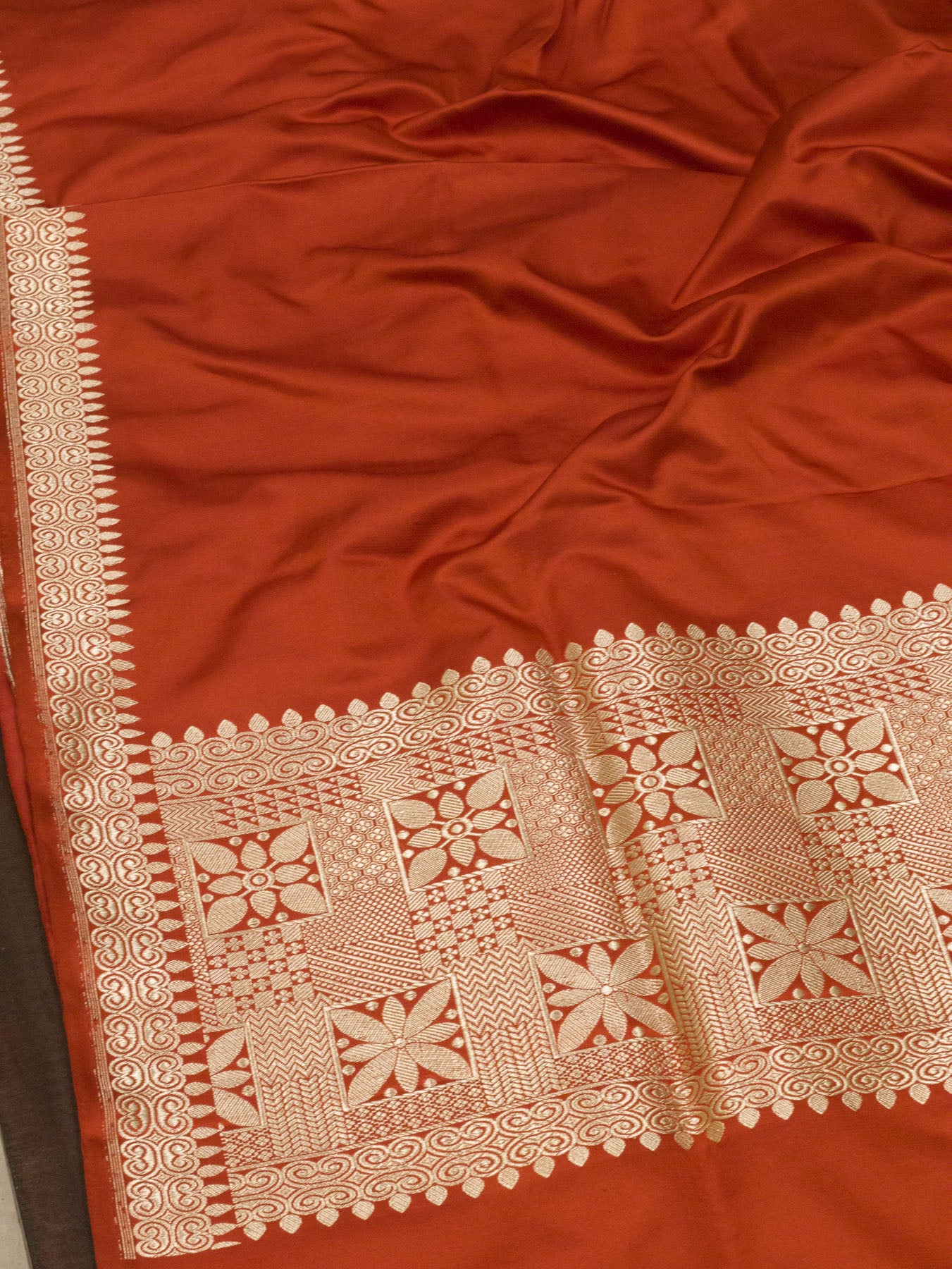Pure Satin Silk Red Banarasi Bright Handloom Plain Saree with Kadhwa Gold Zari Geometric Pallu & Vasket Brocade - ZARISPIRE