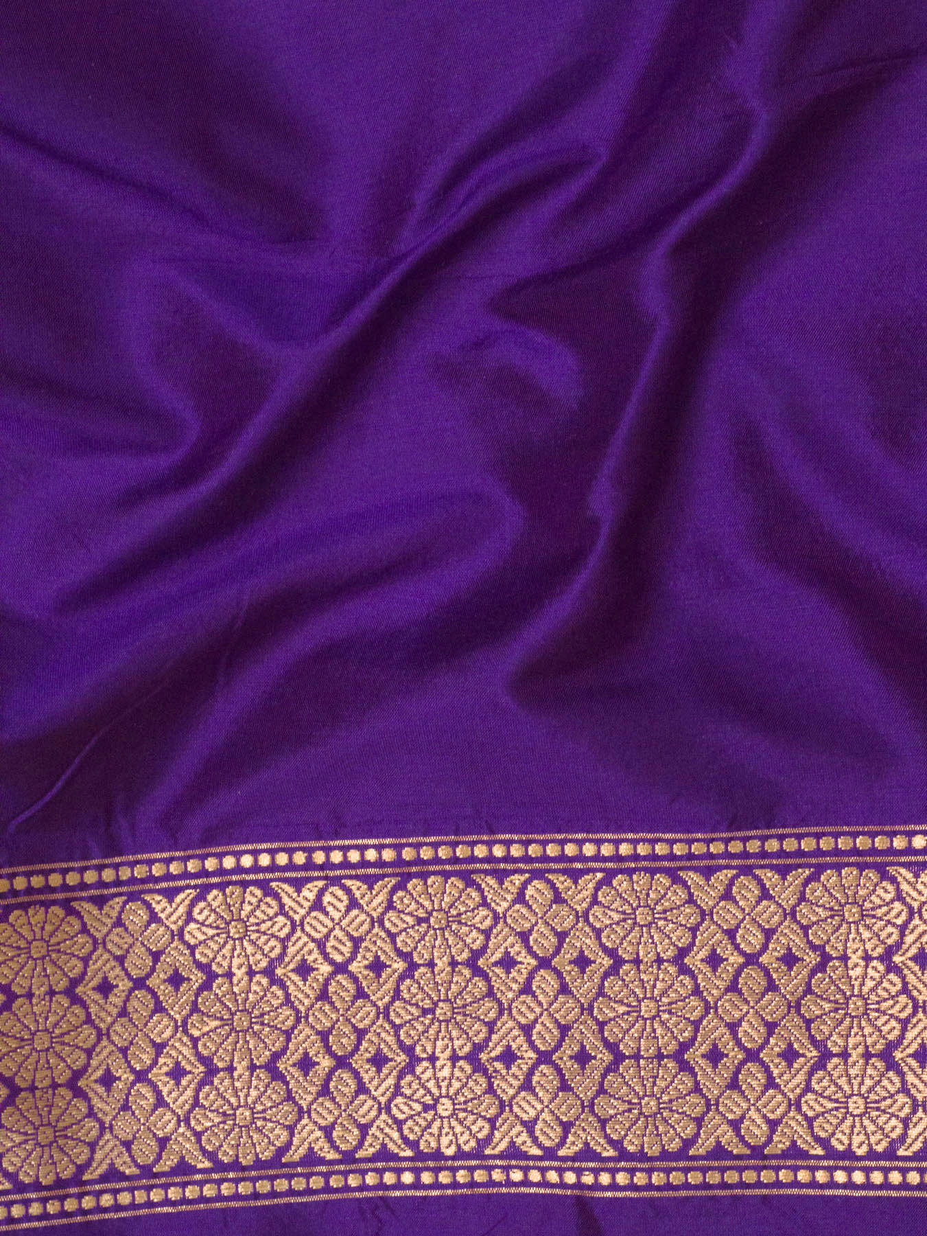 Pure Katan Silk Purple Banarasi Exquisitely crafted with Kadhwa Shikargah Jangla motifs and enriched with - ZARISPIRE