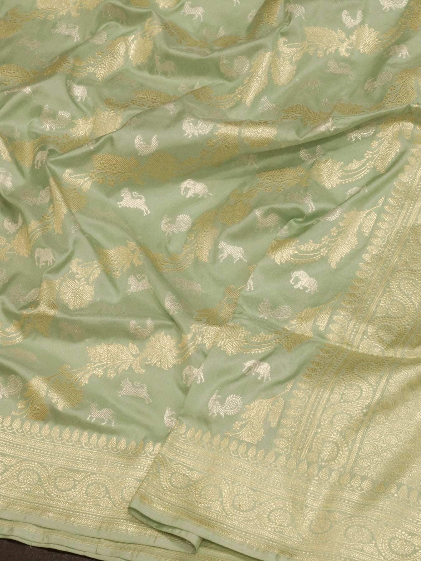 Pure Katan Silk Sea Blue Banarasi Exquisitely woven with Kadhwa Shikargah Jangla motifs and enriched with Gold - ZARISPIRE