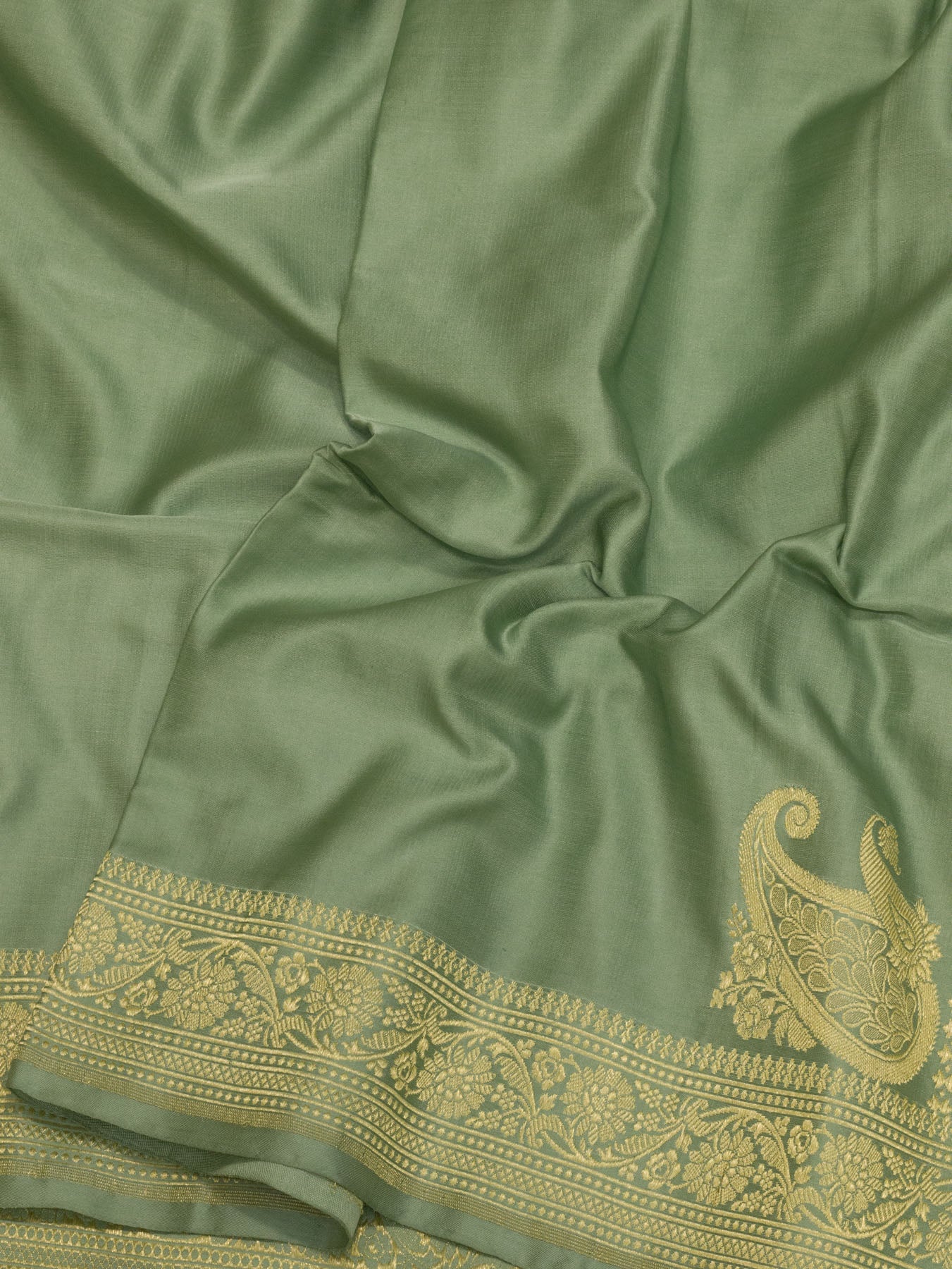 Pure Satin Silk Sea Green Banarasi Plain Saree with Kadhwa Koniya Zari Pallu & Border - close-up - ZARISPIRE