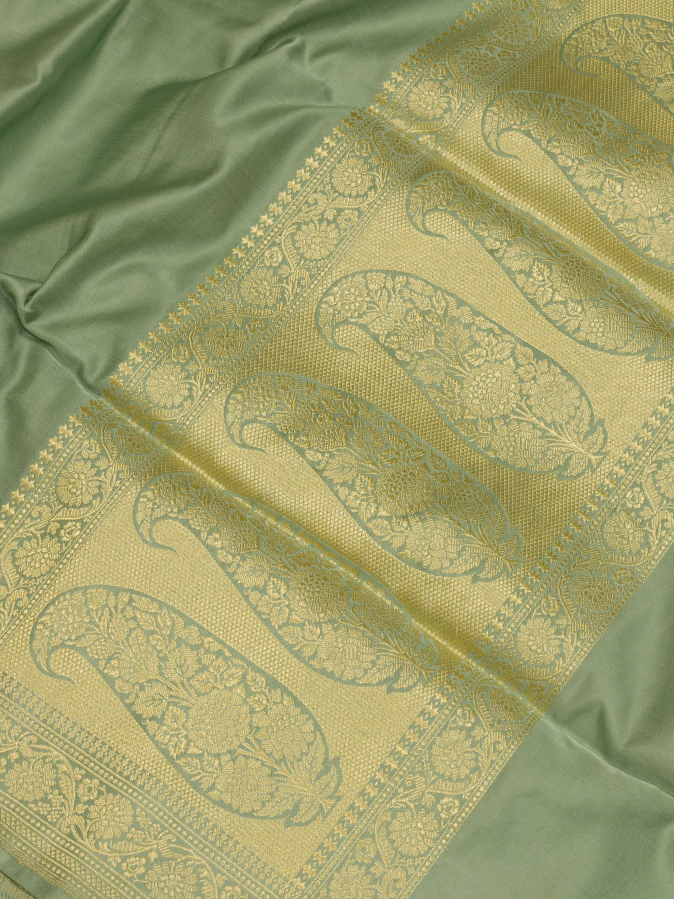Pure Satin Silk Sea Green Banarasi Plain Saree with Kadhwa Koniya Zari Pallu & Border - close-up detail - ZARISPIRE