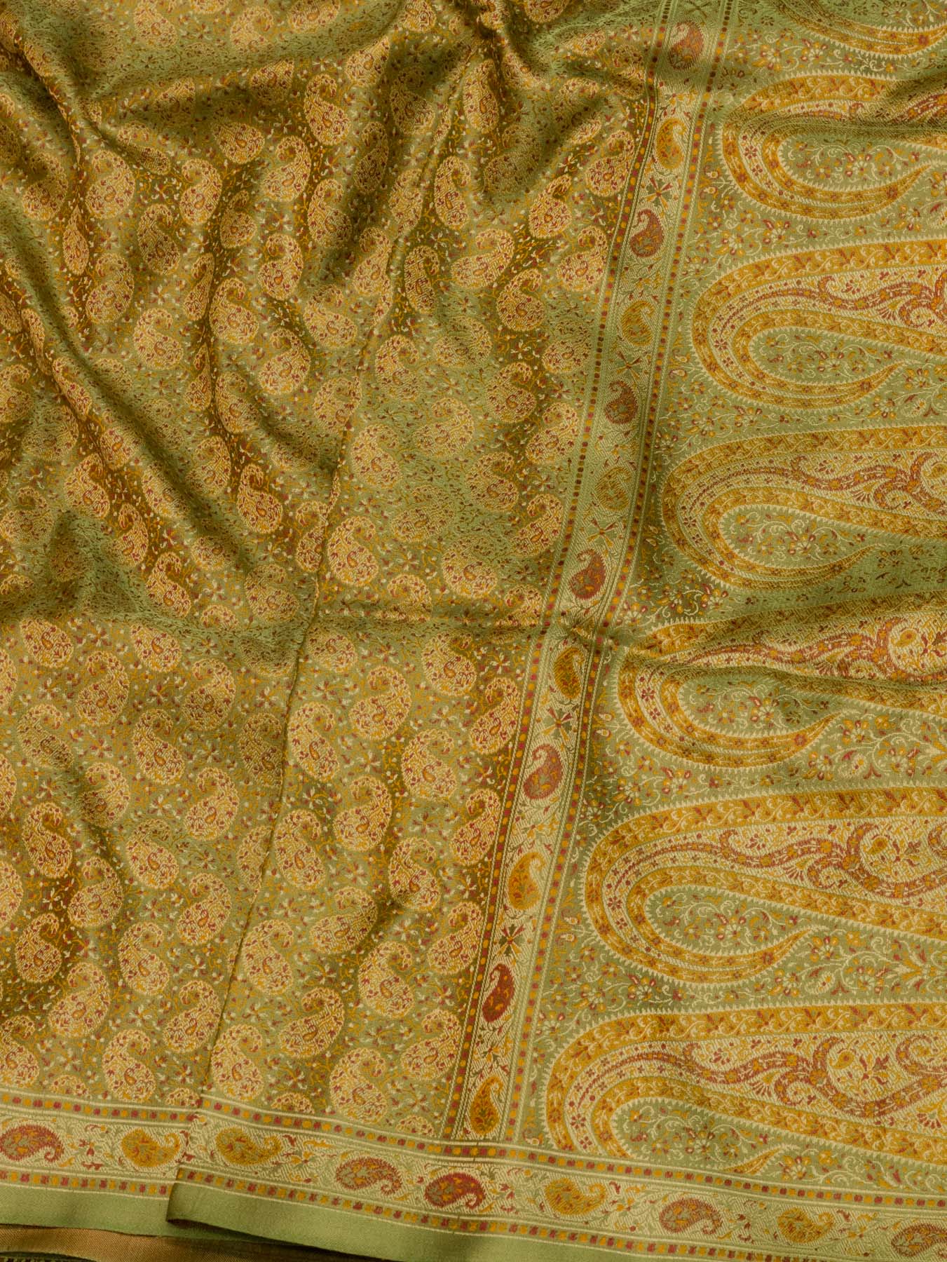 Pure Satin Silk Pista Green Banarasi Handloom Saree with Allover Tilfi Jamawar Tanchui Weaving - close-up - ZARISPIRE