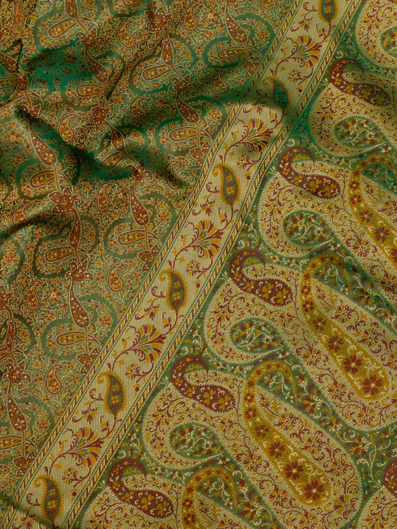 Pure Satin Silk Green Banarasi Handloom Saree with Allover Tilfi Jamawar Tanchui Weaving - fabric weave detail - ZARISPIRE