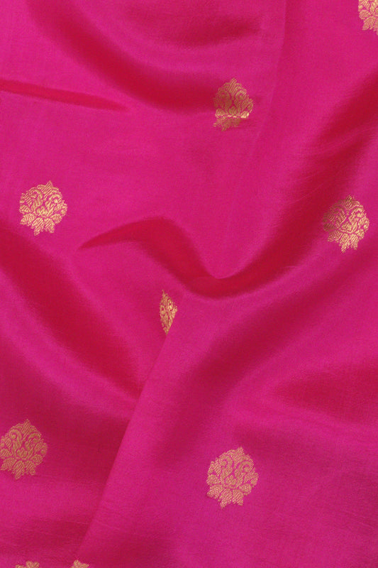 Pure Katan Silk Rani Pink Banarasi Handloom Saree Kadhwa Zari Scallop Border & Buti - close-up of border and - ZARISPIRE