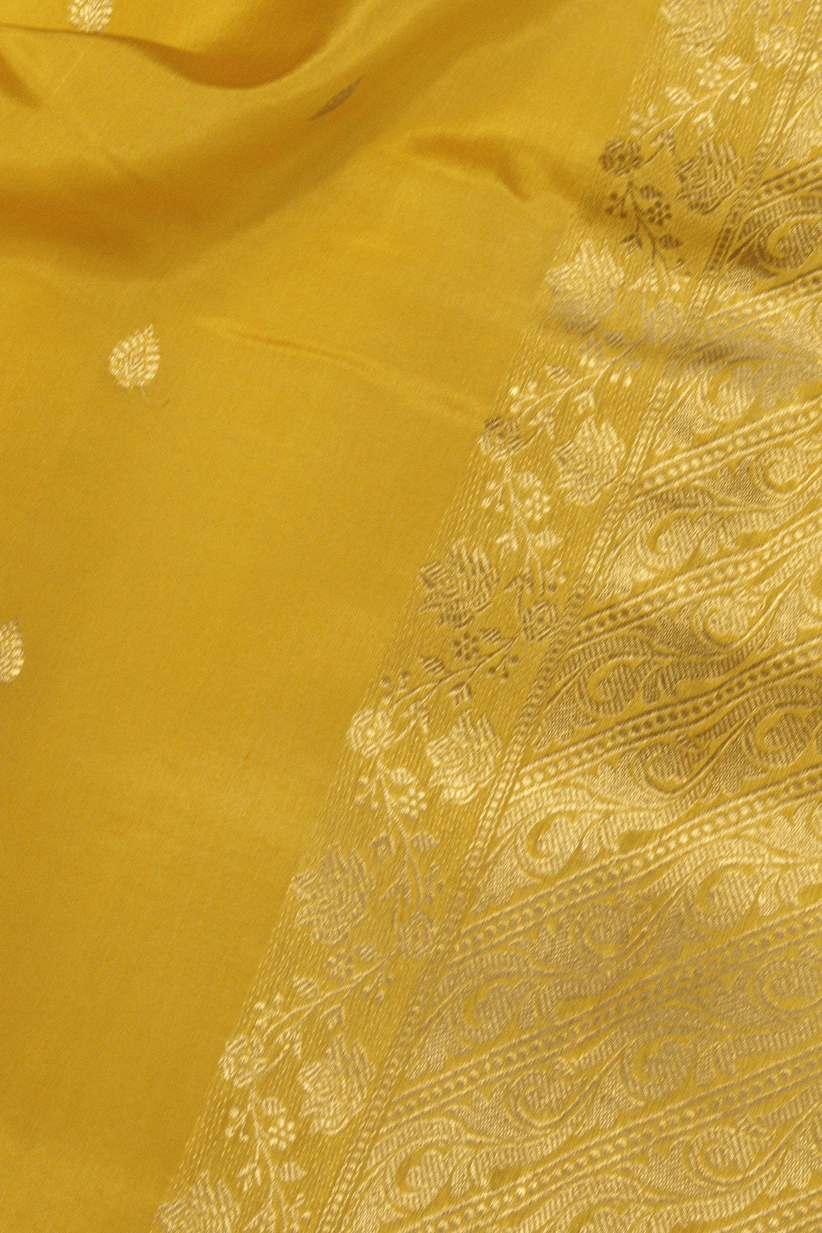Yellow Pure Katan Silk Handloom Saree Kadhwa Scallop Satin Border & Zari Buti