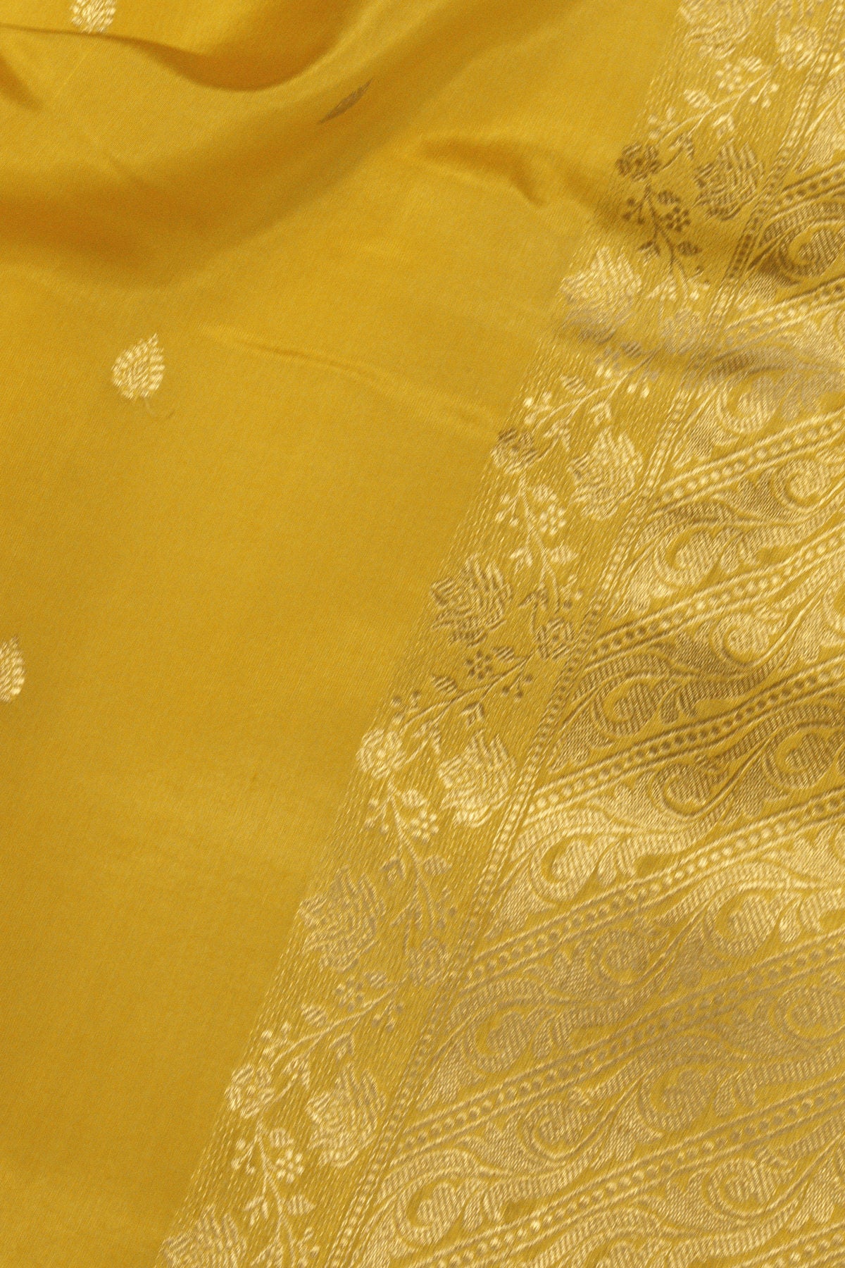 Yellow Pure Katan Silk Handloom Saree Kadhwa Scallop Satin Border & Zari Buti