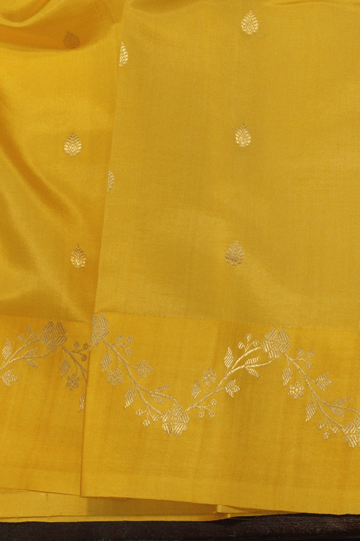 Yellow Pure Katan Silk Handloom Saree Kadhwa Scallop Satin Border & Zari Buti