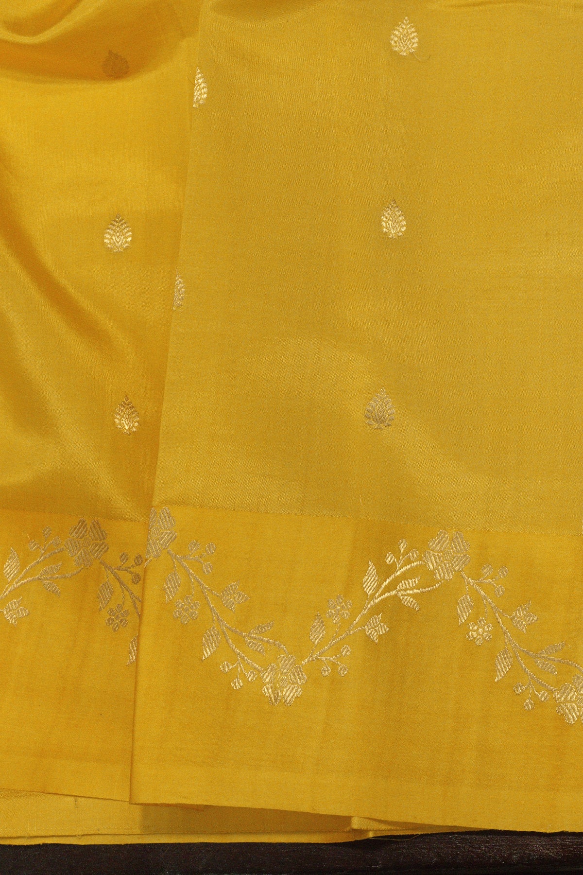 Yellow Pure Katan Silk Handloom Saree Kadhwa Scallop Satin Border & Zari Buti